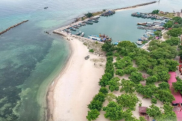pantai pulau Untung Jawa