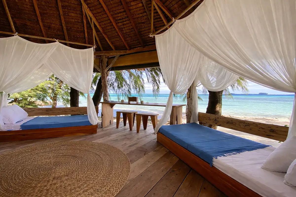 foto suasana penginapan desa laguna dari area dalam kamar